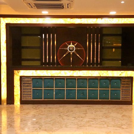 Hotel Varanasi Inn Экстерьер фото