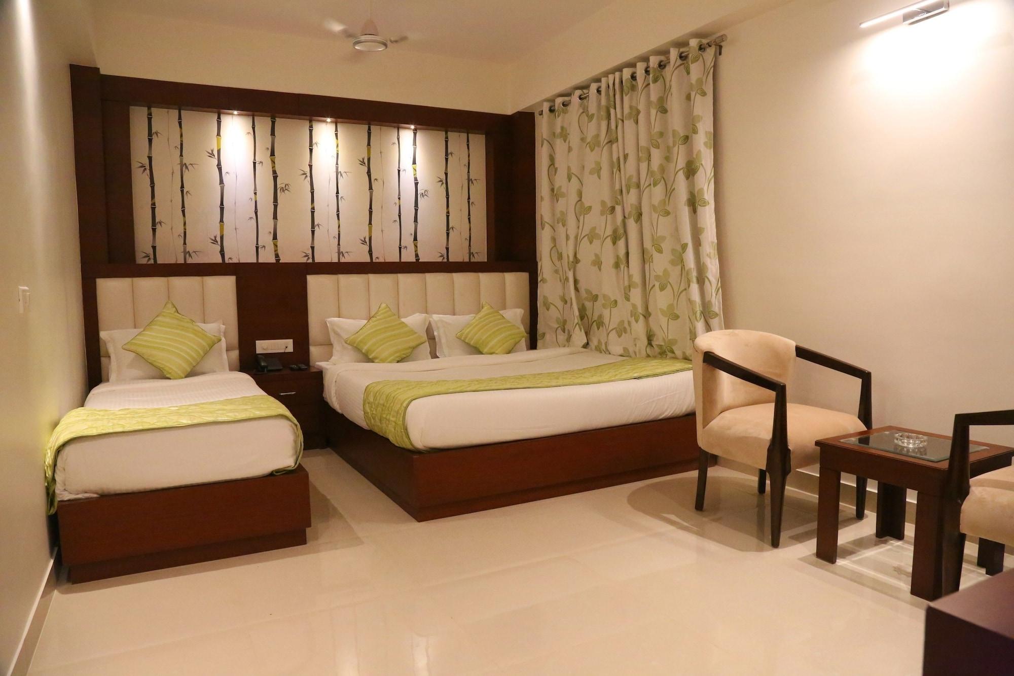 Hotel Varanasi Inn Экстерьер фото
