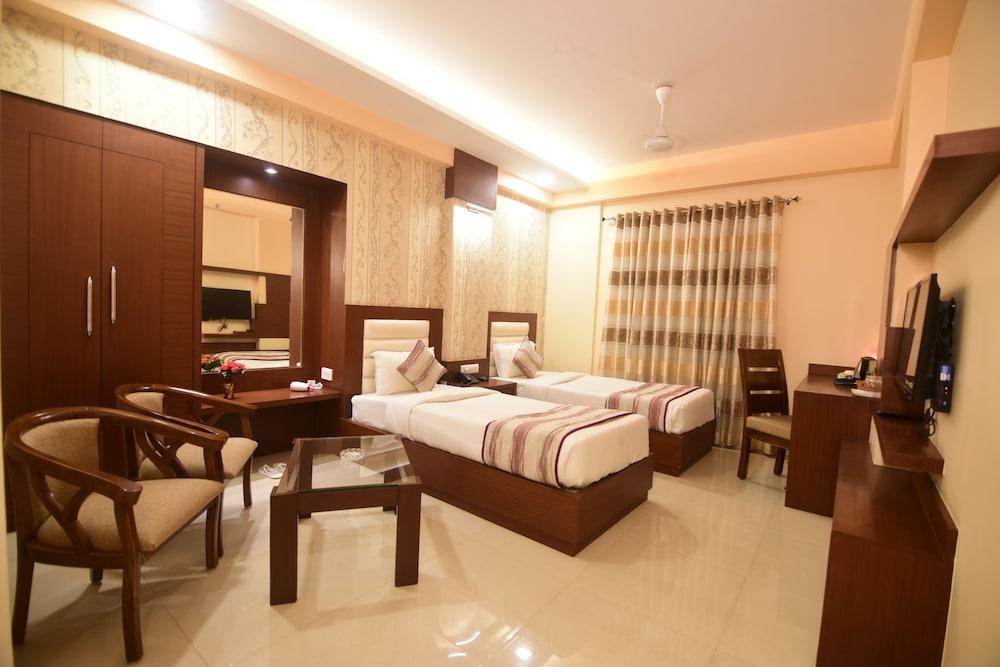 Hotel Varanasi Inn Экстерьер фото