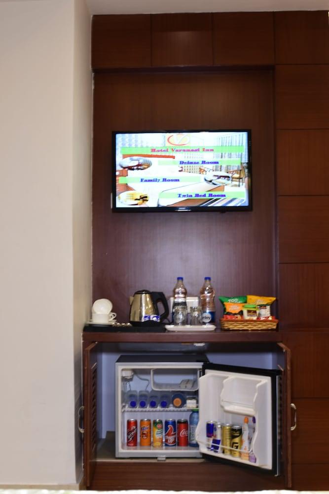 Hotel Varanasi Inn Экстерьер фото