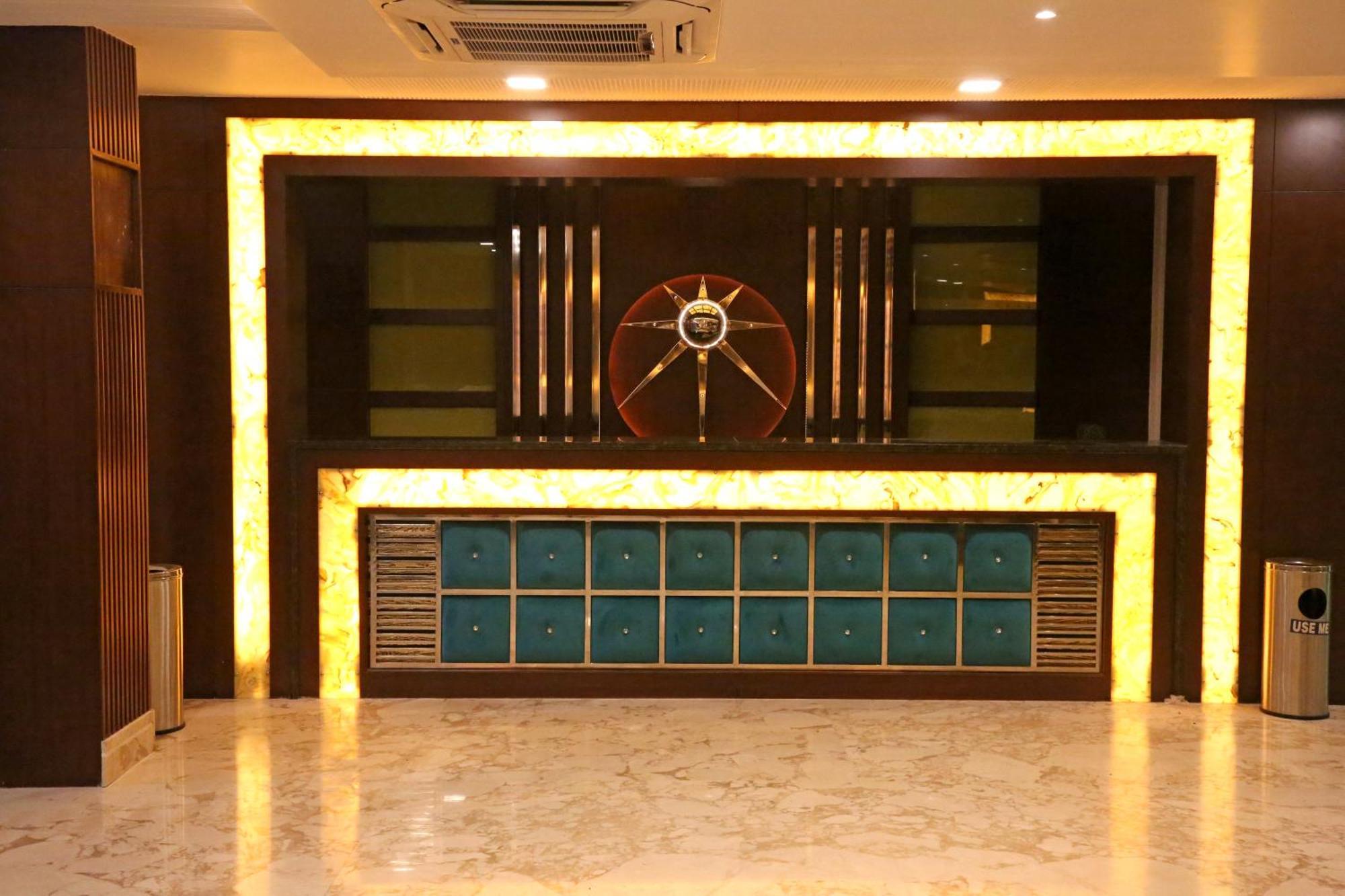 Hotel Varanasi Inn Экстерьер фото