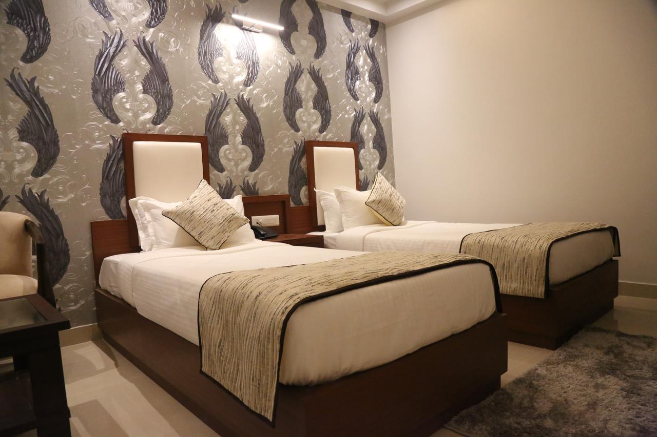 Hotel Varanasi Inn Экстерьер фото