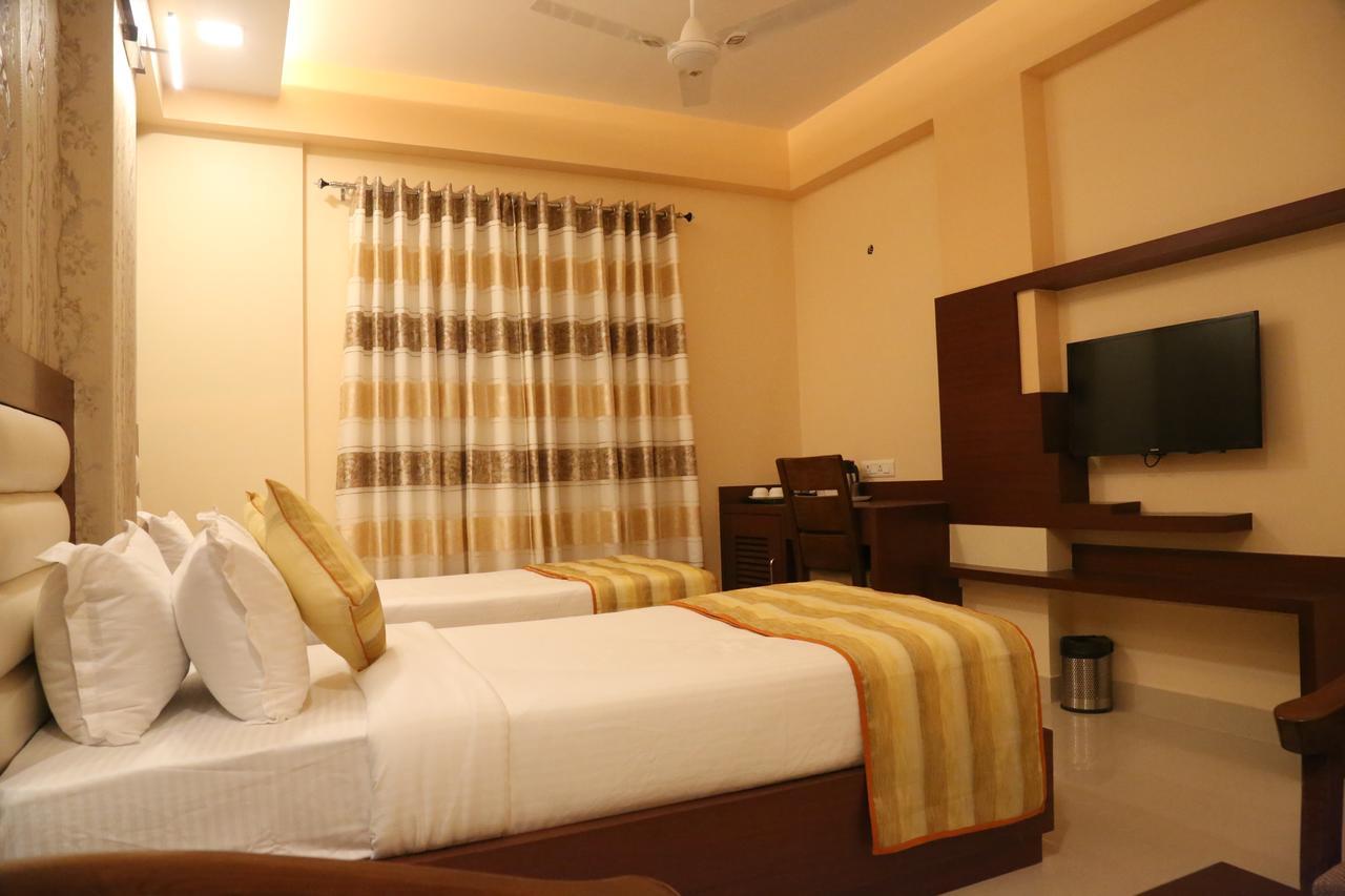 Hotel Varanasi Inn Экстерьер фото