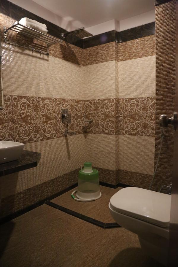 Hotel Varanasi Inn Экстерьер фото