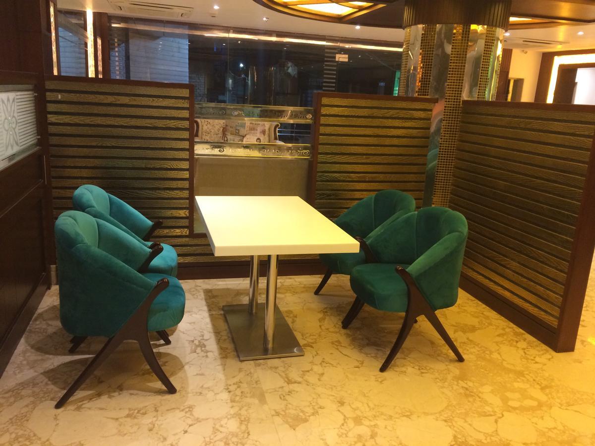 Hotel Varanasi Inn Экстерьер фото
